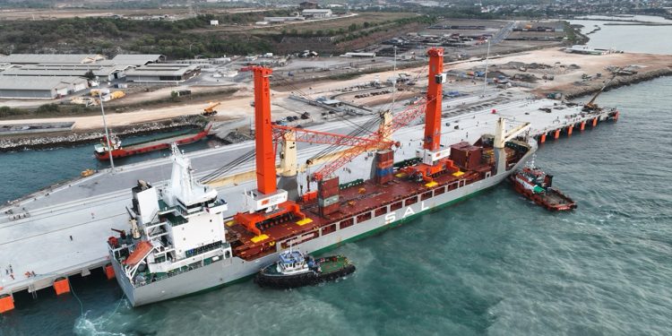 ICTSI takes delivery of new MHCs for East Java Multipurpose Terminal