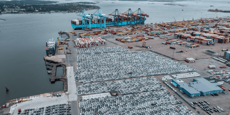 Port of Gothenburg signs contract for transformer station to bring shore power to container and car terminals