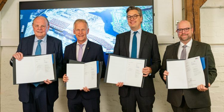 Hamburg invests €1.1bn in modernisation of container terminal operations