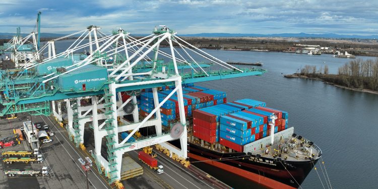 Port of Portland agrees deal with Harbor Industrial to continue container operations at Terminal 6