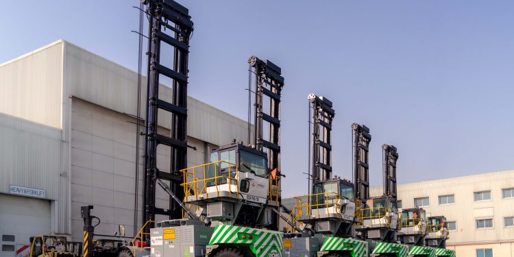 Jebel Ali Port significantly expands its electric fleet in a bid to slash emissions