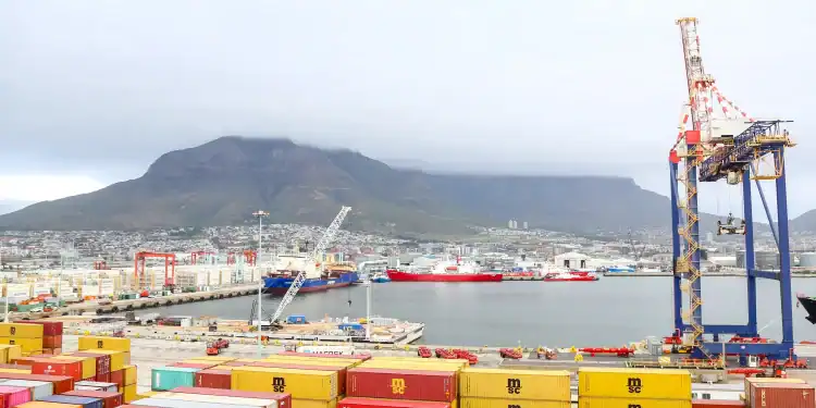 Transnet Port Terminals order hybrid straddle carriers from Kalmar